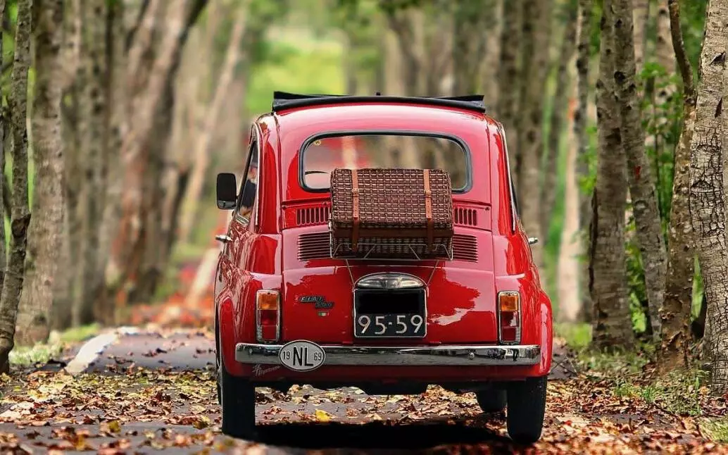 Le 5 attività di manutenzione dell'auto che tutti dovrebbero saper fare 1 Le 5 attività di manutenzione dell'auto che tutti dovrebbero saper fare