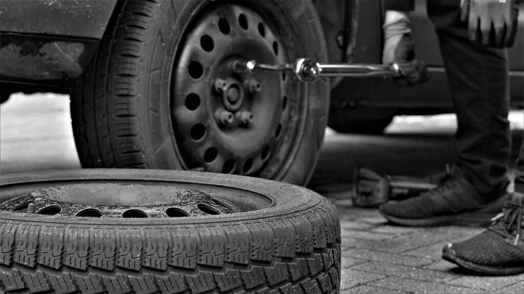 Questi sono alcuni motivi per cui non dovresti comprare pneumatici usati per la tua auto