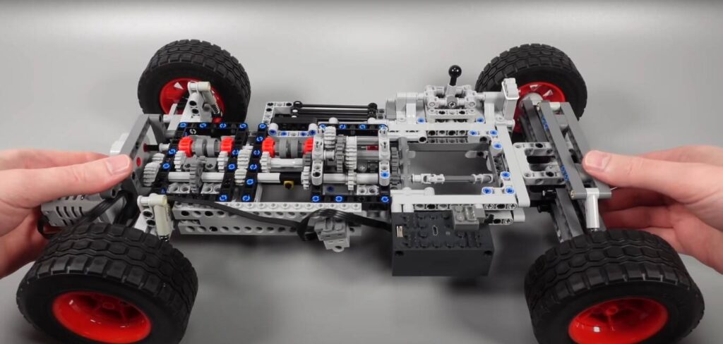 LEGO Technic a cinque marce funzionante, eccolo in funzione (VIDEO)
