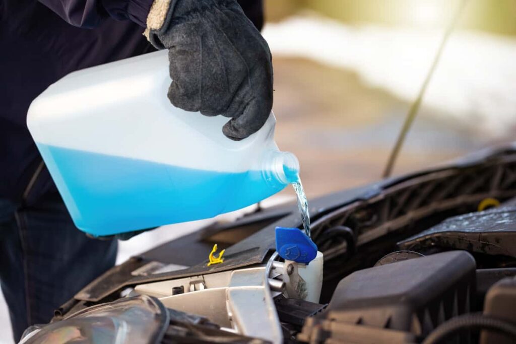 Quanto è efficace utilizzare l'acqua nel sistema del tergicristallo di un'auto?